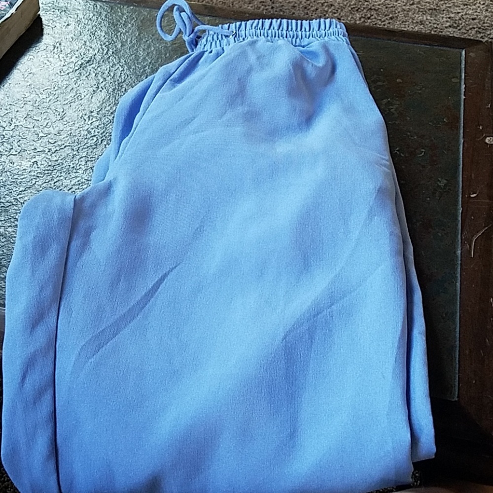 Fashion Nova pants size M